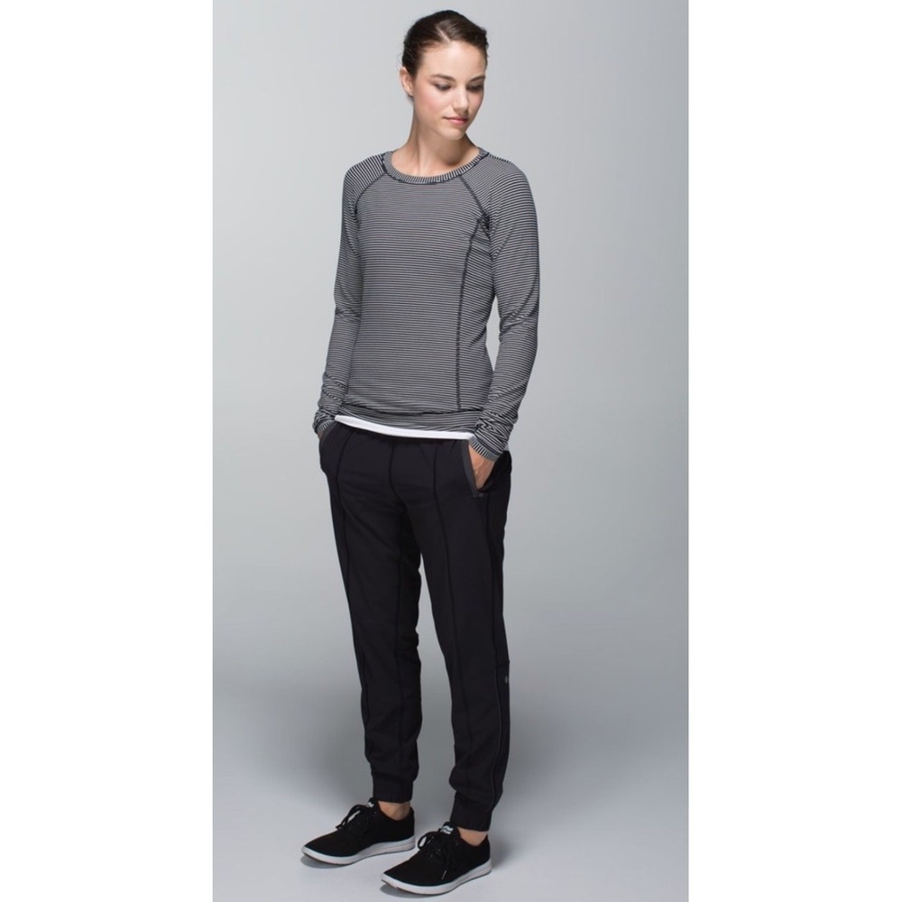 Lululemon Women's Active Long Sleeve Top Striped Thumbhole Slim Fit‎ SZ-4/16x23